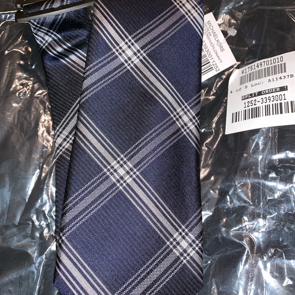 Michael Kors tie - Picture 4 of 4